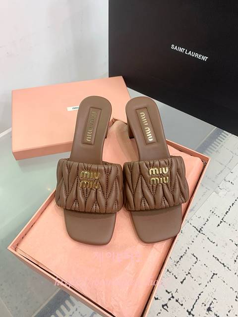 미우미우 마테라쎄 샌들