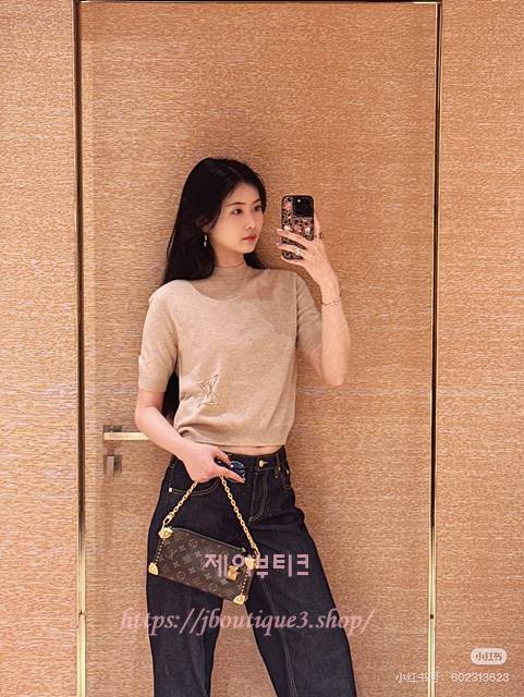 루이비통 니트 반팔 (2color)