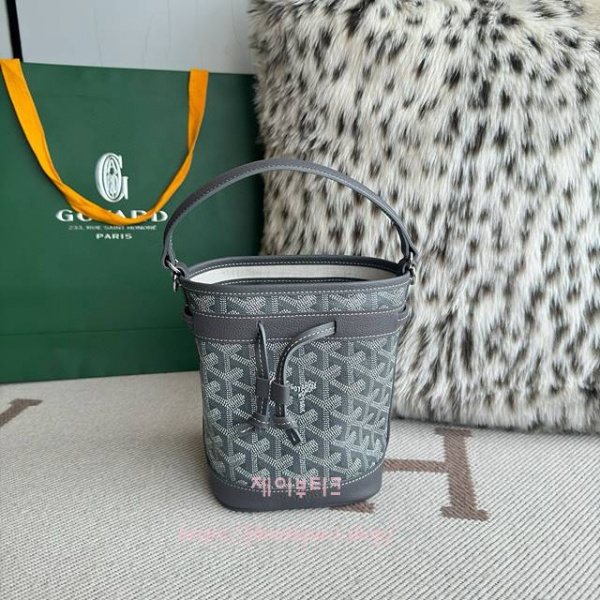 고야드 쁘띠 플로 버킷 백