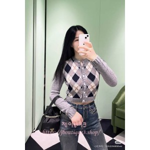 프라다 가디건