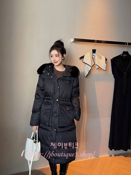 프라다 여성 패딩