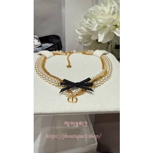 디올 초커 네크리스