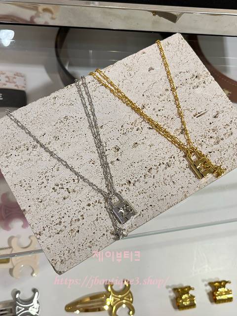 셀린느 트리옹프 락 목걸이 (2color)