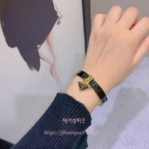 프라다 메탈 브레이슬릿