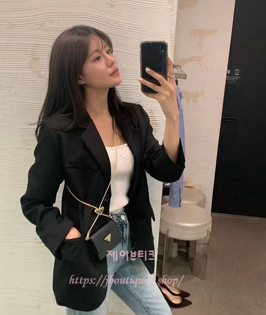 프라다 숄더 스트랩이 있는 사피아노 가죽 카드 홀더