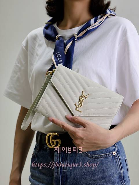 생로랑 CASSANDRE SAINT LAURENT MATELASSÉ 클러치