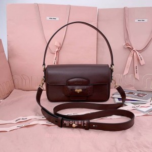 미우미우 페니 레더 백