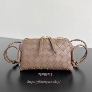 보테가 베네타 콘서트 파우치