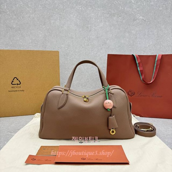 로로피아나 니들백 미디엄