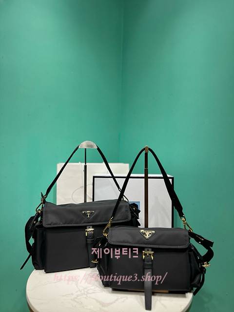 프라다 익스플로어 리나일론 숄더백 (미디엄,라지)