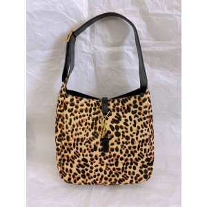 생로랑 LE 5 À 7 스몰 호보백