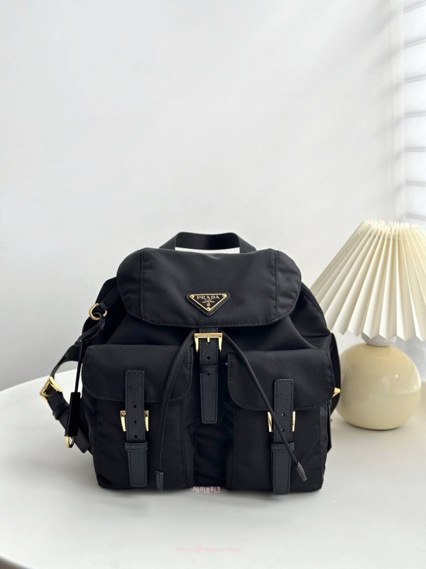 프라다 리에디션 1978 스몰 리나일론 백팩