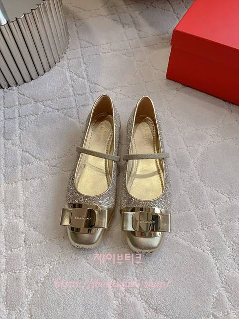 페라가모 뉴 바라 플레이트 발레 플랫