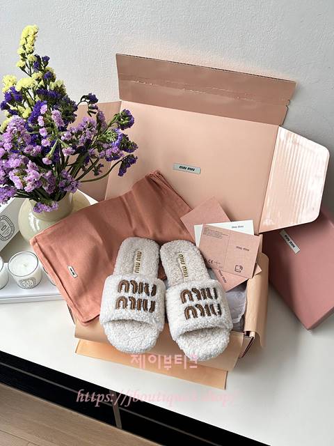미우미우 슬리퍼