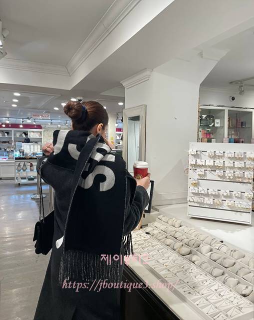 자크뮈스 머플러 목도리