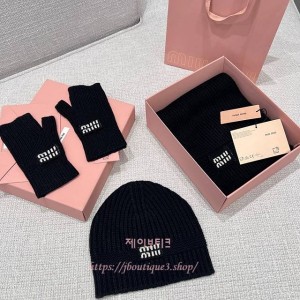 미우미우 장갑 비니 목도리