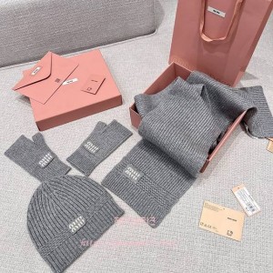 미우미우 장갑 비니 목도리