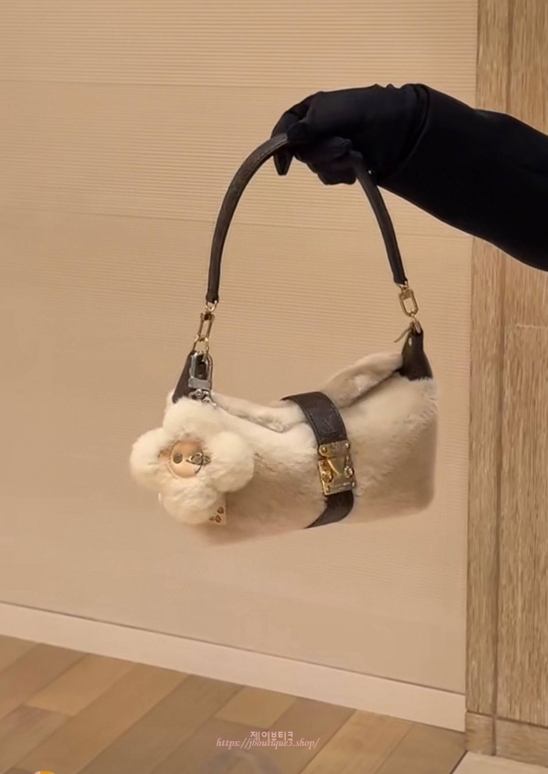 루이비통 포쉐트 미아