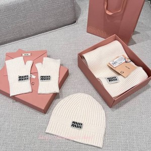 미우미우 장갑 비니 목도리