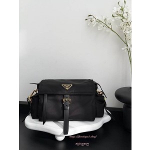 프라다 익스플로어 미디엄 리나일론 숄더백