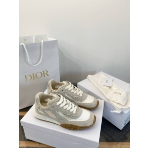 디올 Tech 스니커즈