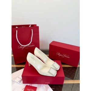 로저비비에 펌프스