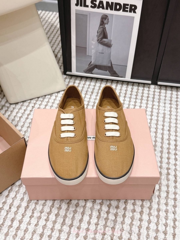 미우미우 스니커즈