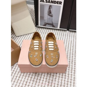 미우미우 스니커즈