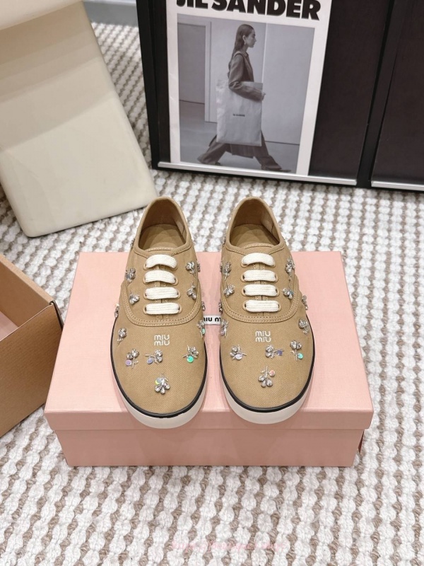 미우미우 스니커즈