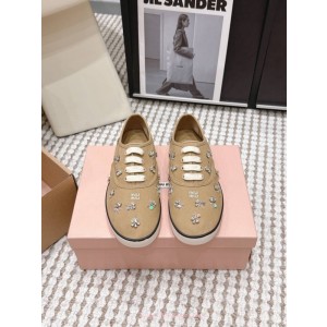 미우미우 스니커즈