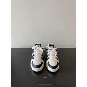 미우미우 스니커즈