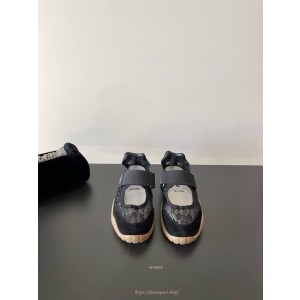 미우미우 테크니컬 소재 발레리나