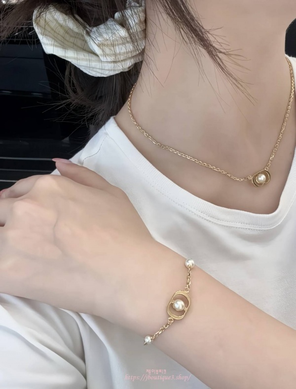 디올 쁘띠 CD 브레이슬릿 & 네크리스