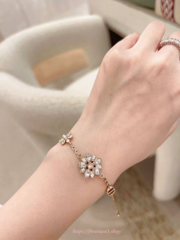 디올 Fleur de Glace 브레이슬릿