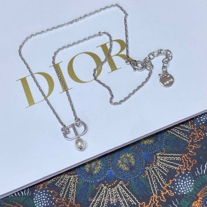 디올 쁘띠 CD 진주 네크리스