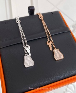 에르메스 Kelly Clochette 네크리스, 스몰 모델