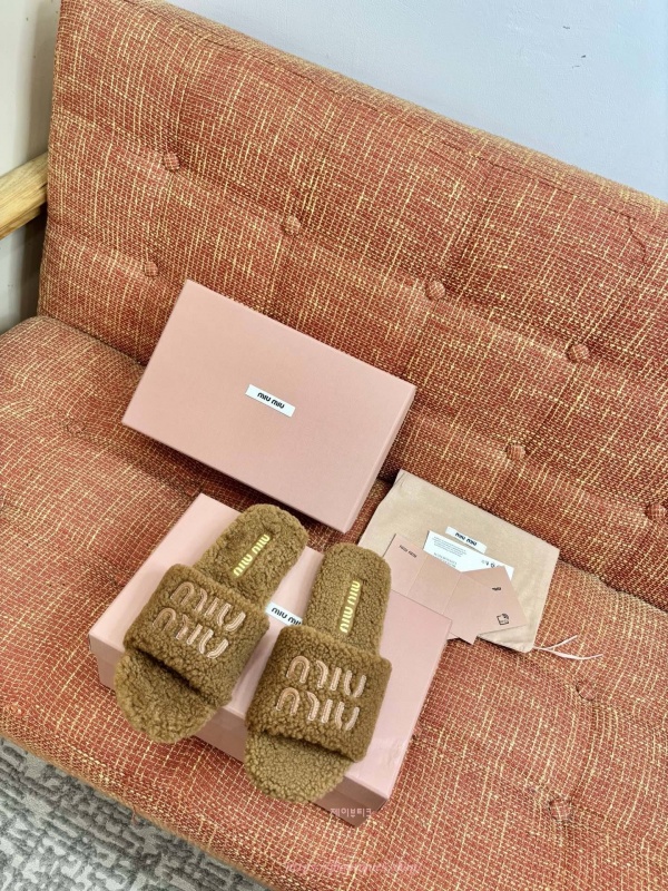 미우미우 시어링 슬리퍼