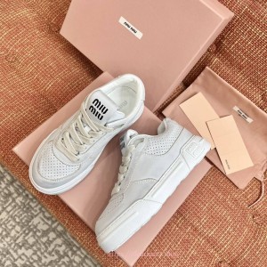 미우미우 스니커즈