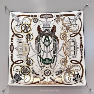 에르메스 Stately Wheels 스카프 90