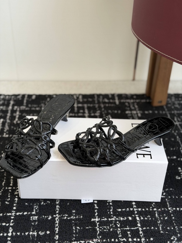 로에베 페탈 애너그램 슬라이드 힐