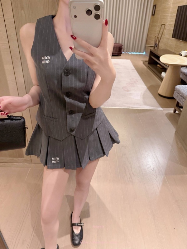 미우미우 투피스