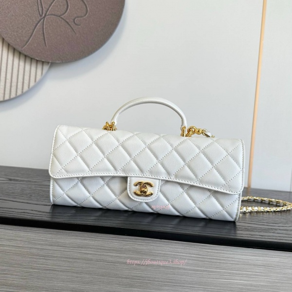 샤넬 체인 클러치