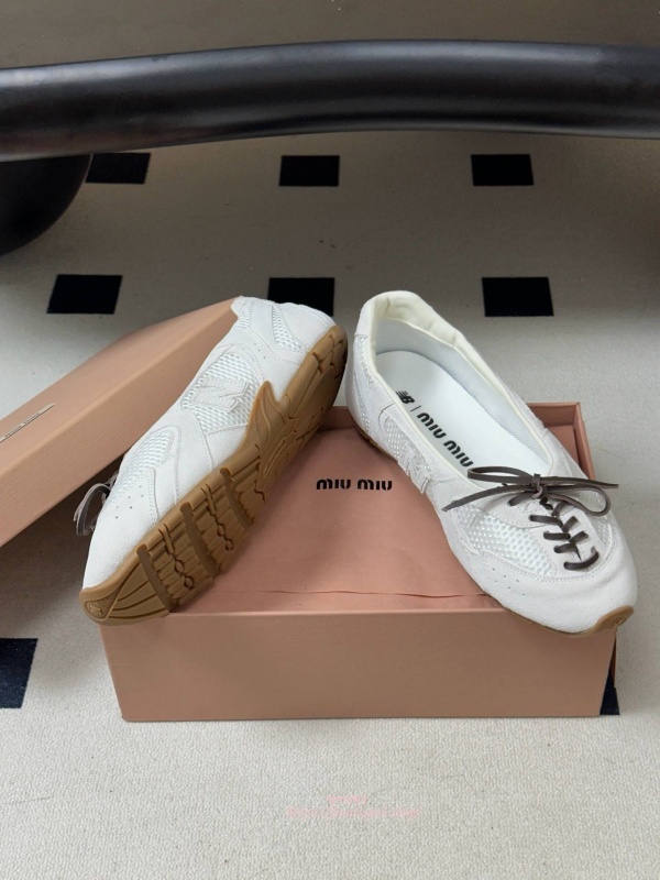 New Balance X Miu Miu 530 SL 발레리나